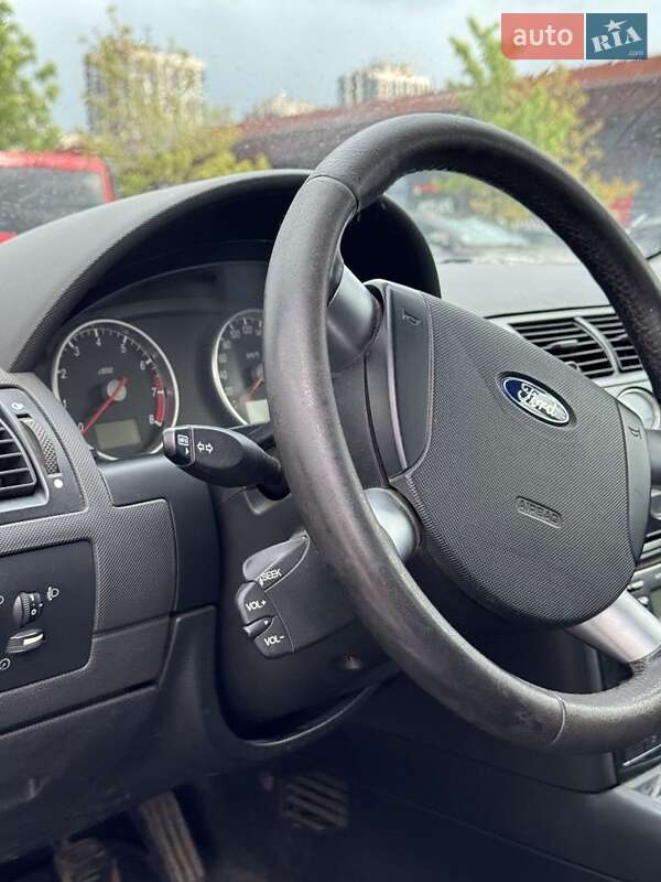 Седан Ford Mondeo 2003 в Киеве