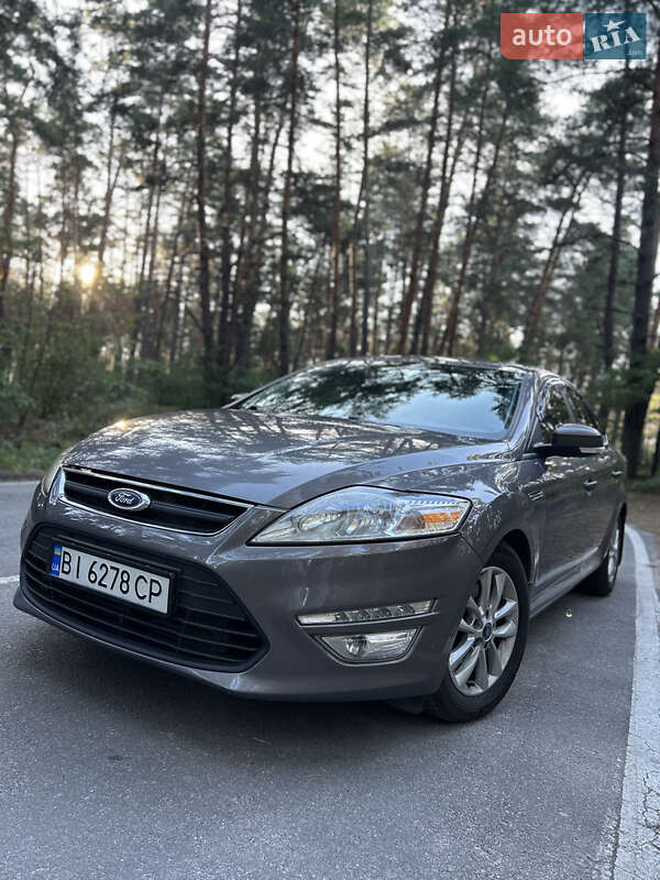 Седан Ford Mondeo 2012 в Полтаве