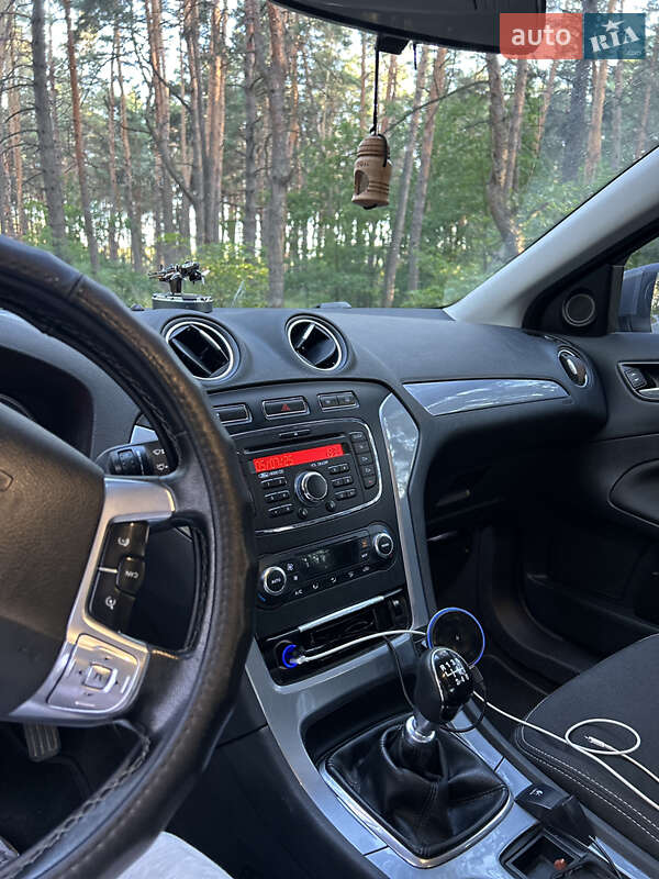 Седан Ford Mondeo 2012 в Полтаве