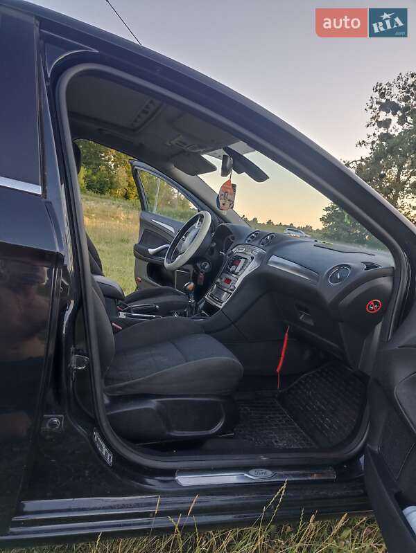 Лифтбек Ford Mondeo 2009 в Почаеве