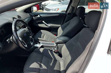 Седан Ford Mondeo 2011 в 