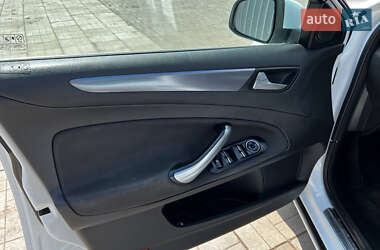 Седан Ford Mondeo 2011 в 