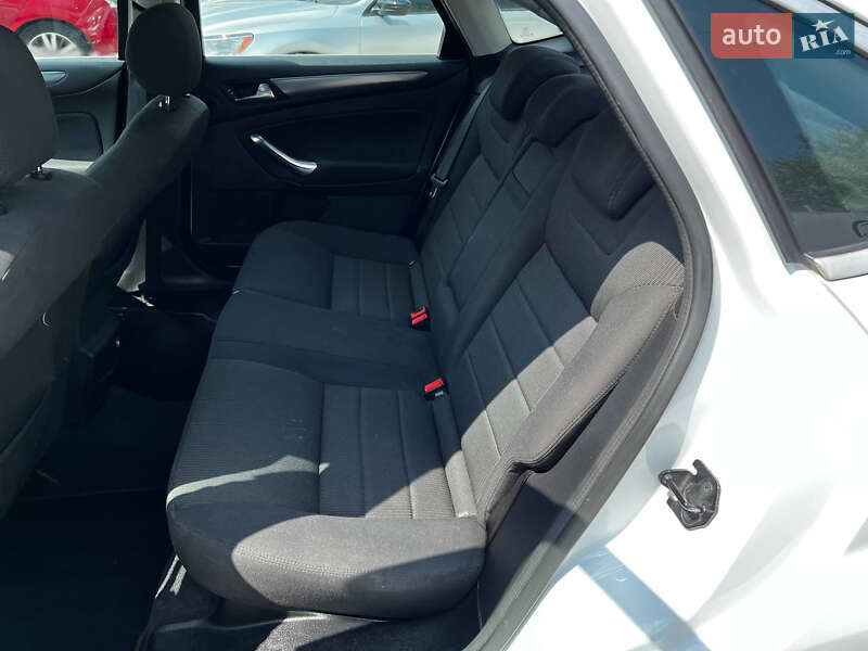 Седан Ford Mondeo 2011 в Днепре