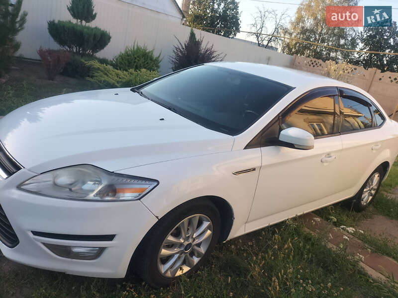 Седан Ford Mondeo 2011 в 
