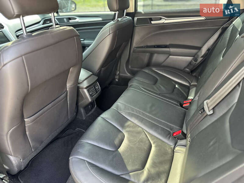Седан Ford Mondeo 2016 в Львове