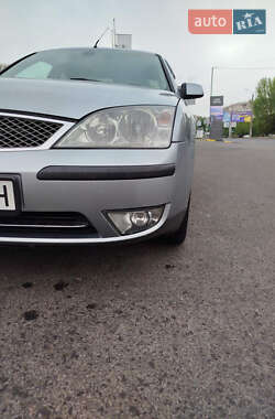 Седан Ford Mondeo 2005 в 