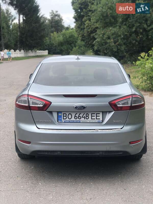 Седан Ford Mondeo 2012 в Дубно