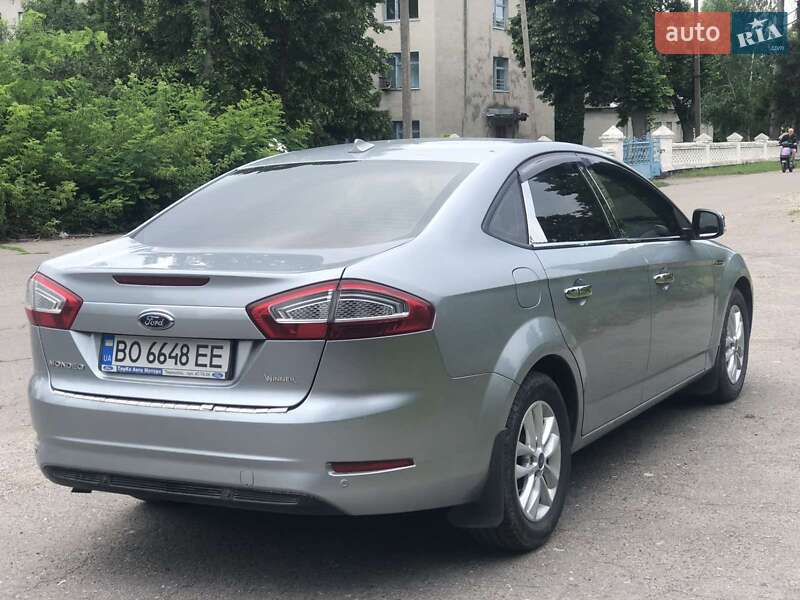 Седан Ford Mondeo 2012 в Дубно