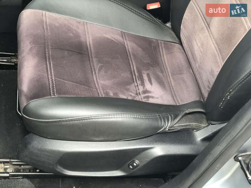 Седан Ford Mondeo 2012 в Дубно