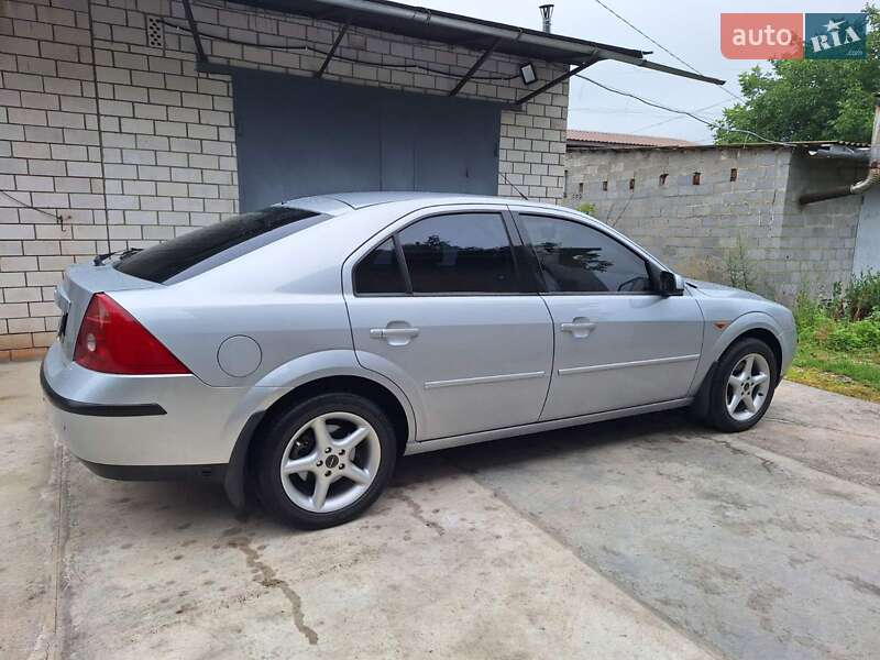 Лифтбек Ford Mondeo 2001 в Казатине