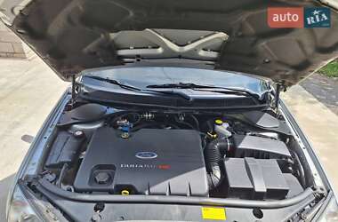 Лифтбек Ford Mondeo 2001 в 