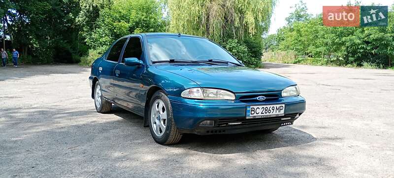Ліфтбек Ford Mondeo 1994 в 