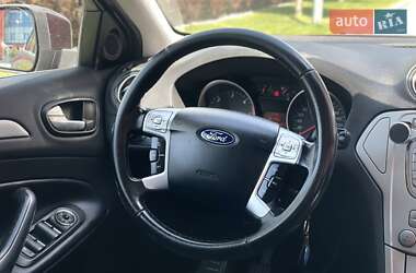 Ліфтбек Ford Mondeo 2010 в 
