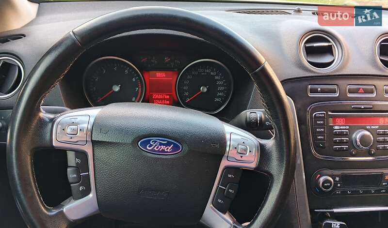 Седан Ford Mondeo 2011 в Гайсине