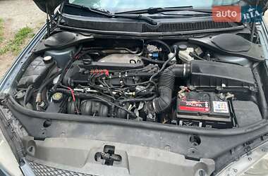 Лифтбек Ford Mondeo 2001 в 