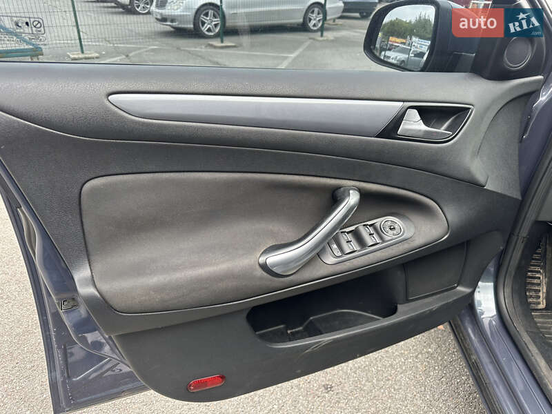 Лифтбек Ford Mondeo 2012 в Львове