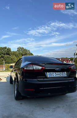Седан Ford Mondeo 2013 в 