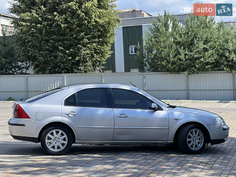 Лифтбек Ford Mondeo 2000 в Луцке