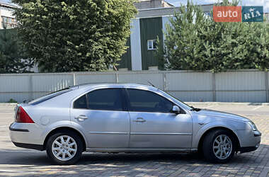 Лифтбек Ford Mondeo 2000 в 