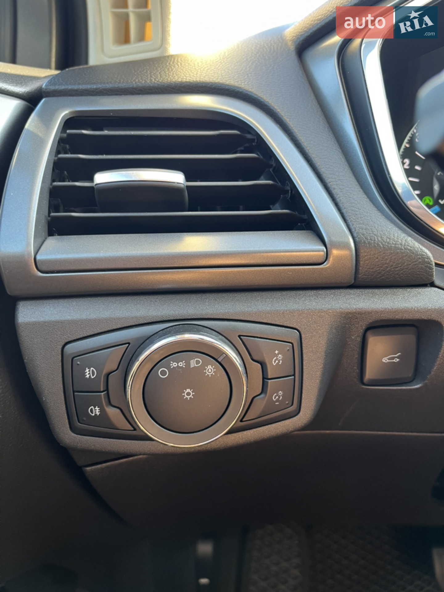 2015 Ford Mondeo - мініатюра 21