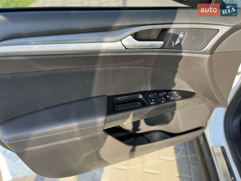 Лифтбек Ford Mondeo 2017 в Киеве