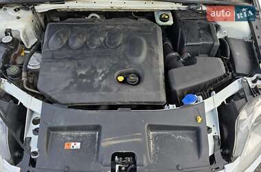 Седан Ford Mondeo 2012 в 