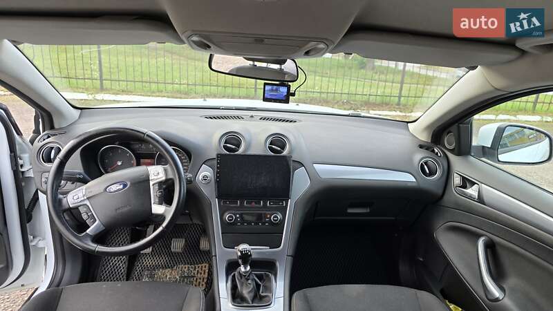 Седан Ford Mondeo 2012 в Чернигове