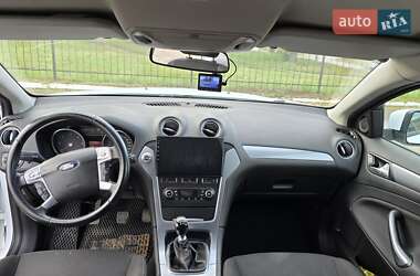 Седан Ford Mondeo 2012 в 
