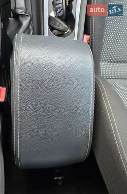 Седан Ford Mondeo 2012 в 