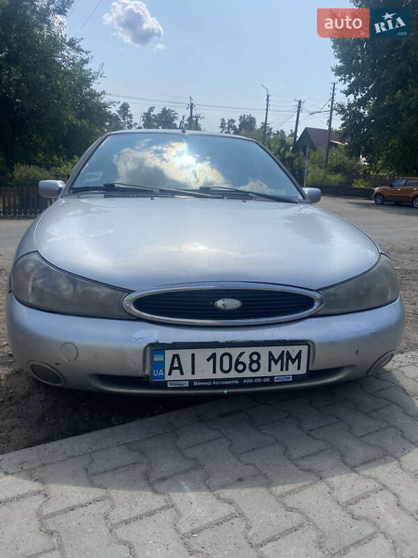 Ford Mondeo 2000