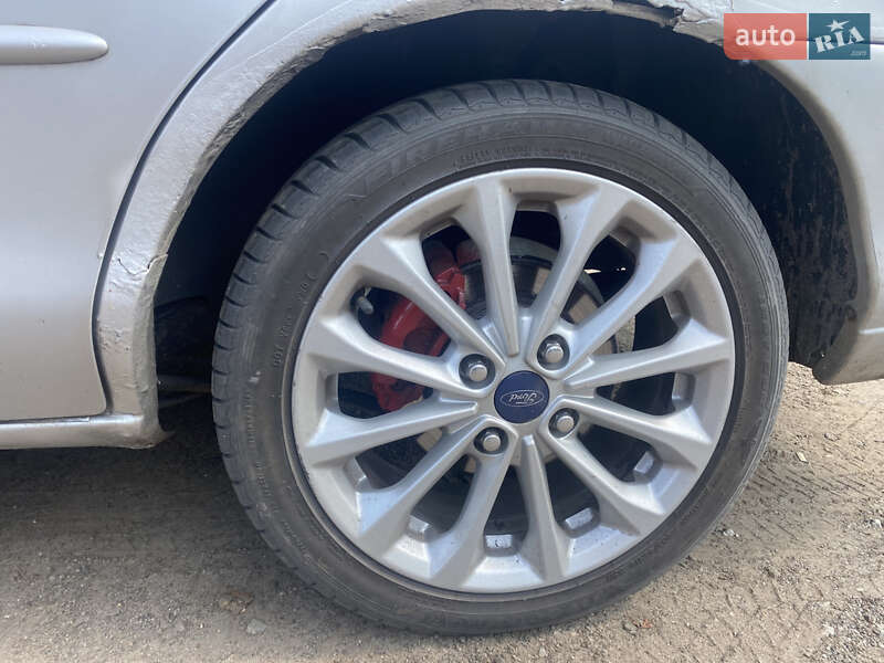 Лифтбек Ford Mondeo 2000 в Вышгороде