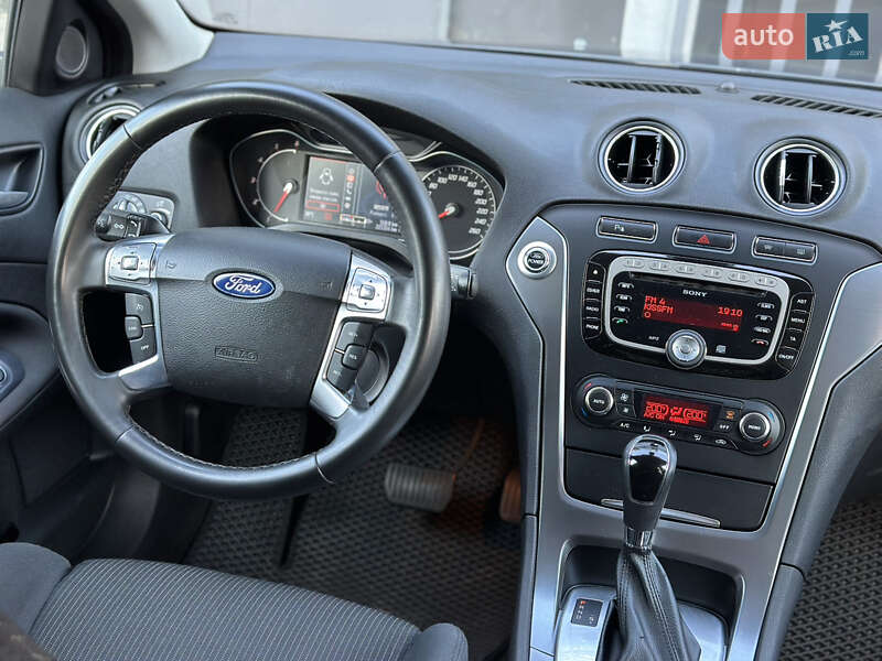 Лифтбек Ford Mondeo 2013 в Киеве