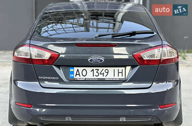 Лифтбек Ford Mondeo 2013 в 