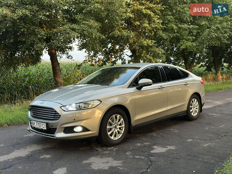 Лифтбек Ford Mondeo 2016 в Ровно