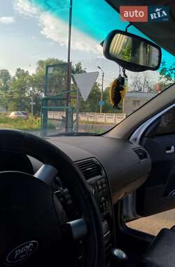 Седан Ford Mondeo 2002 в 