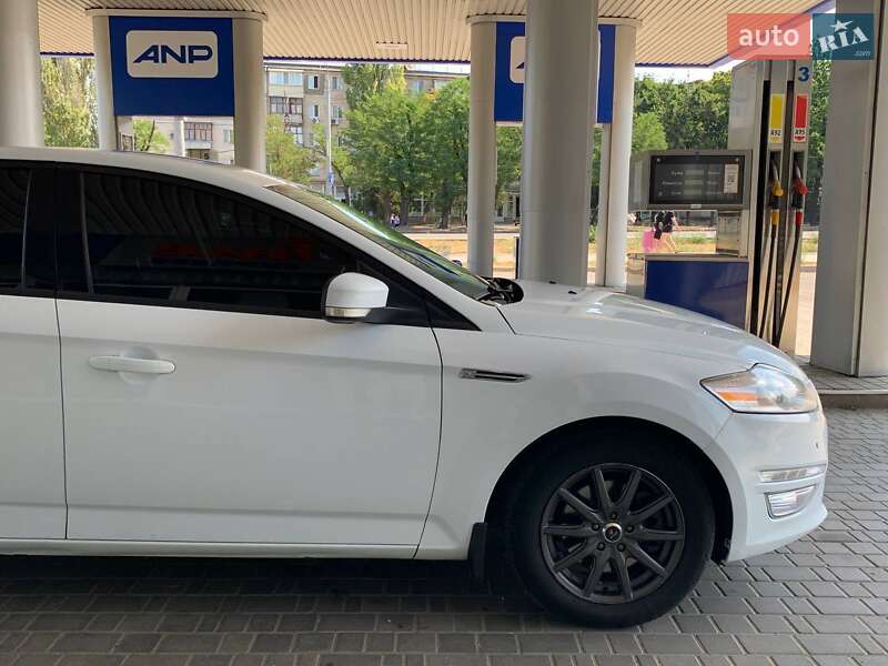 Седан Ford Mondeo 2013 в Николаеве