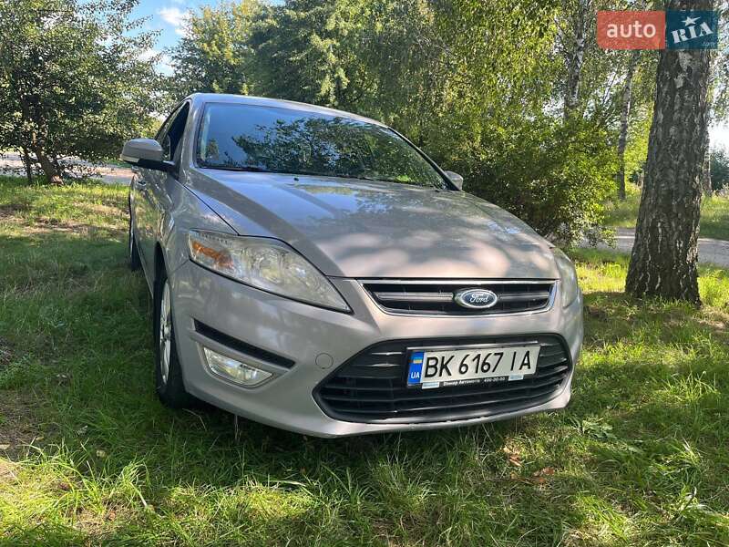 Седан Ford Mondeo 2010 в Киеве