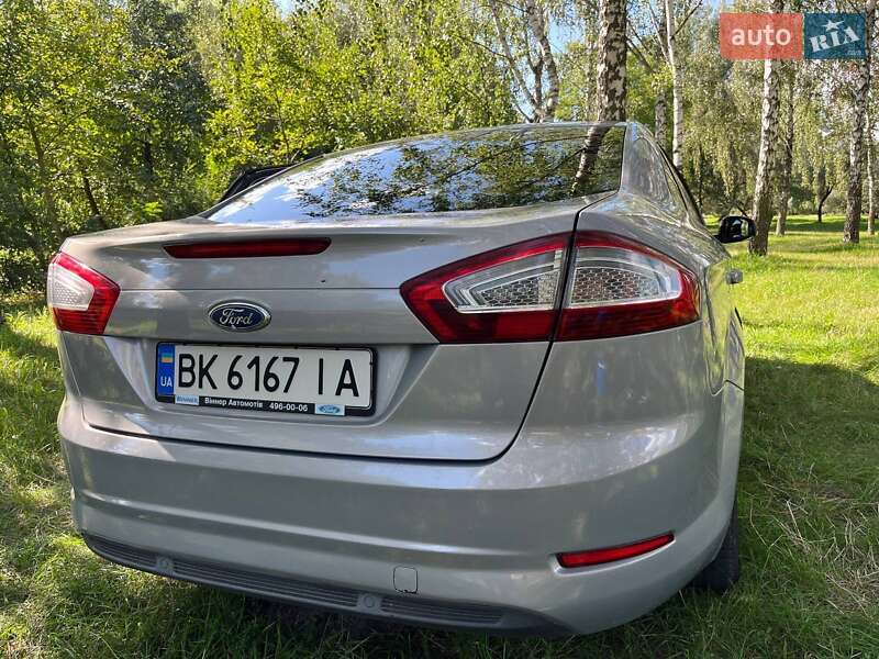 Седан Ford Mondeo 2010 в Киеве