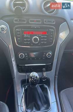 Седан Ford Mondeo 2010 в 