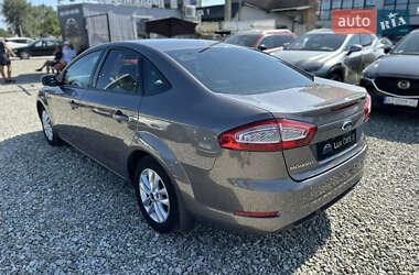 Седан Ford Mondeo 2012 в 