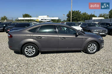 Седан Ford Mondeo 2012 в 