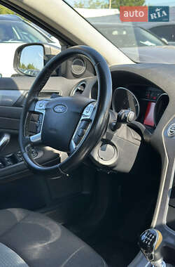 Седан Ford Mondeo 2012 в 