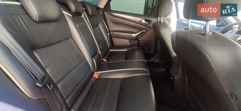 Седан Ford Mondeo 2011 в Стрию