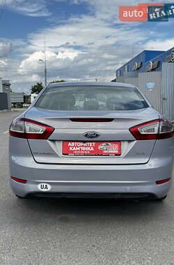 Седан Ford Mondeo 2010 в 
