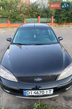 Лифтбек Ford Mondeo 2004 в 