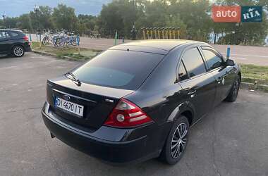 Лифтбек Ford Mondeo 2004 в 