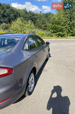 Седан Ford Mondeo 2011 в 