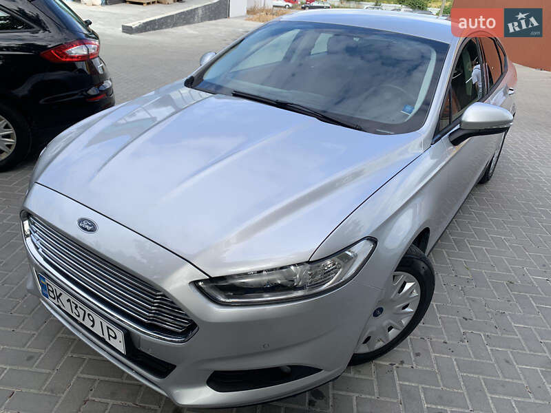 Седан Ford Mondeo 2017 в 