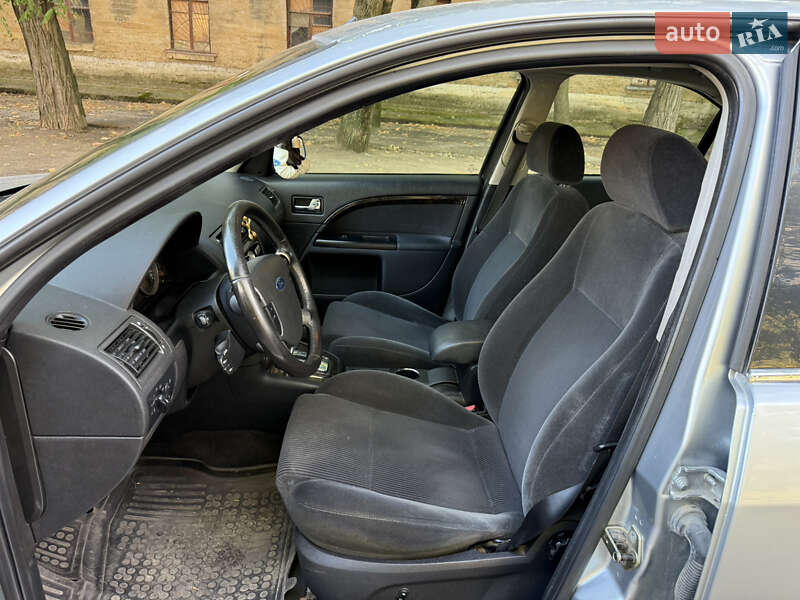 Лифтбек Ford Mondeo 2003 в Николаеве