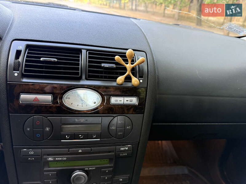 Лифтбек Ford Mondeo 2003 в Николаеве
